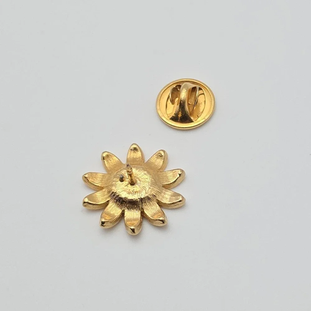 Vtg Sunflower Daisy Pin Brooch Tie Tack Lapel Pin Hat Pin Gold Plate .75